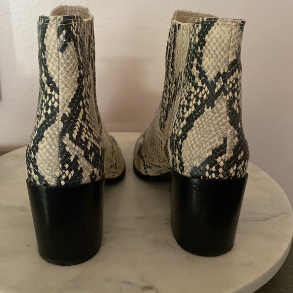 EUC Steve Madden “Jain” Booties Faux Leather Snake Pull On Block Heel Sz 6.5 - Picture 6 of 16